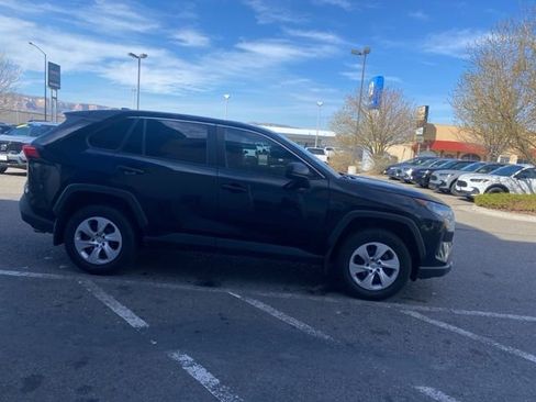 Used 2022 Toyota RAV4 LE image 3