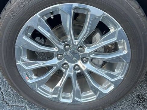 Used 2023 GMC Yukon Denali AWD/4WD image 7