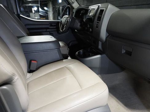 Used 2019 Nissan NV 3500 SL image 16