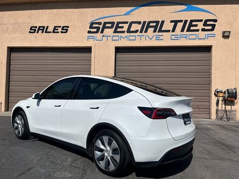Used 2024 Tesla Model Y Long Range RWD image 31