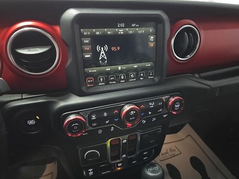 Used 2019 Jeep Wrangler Unlimited Rubicon w/ Dual Top Group image 25