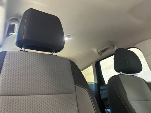 Used 2017 Ford Escape SE w/ Equipment Group 201A AWD/4WD image 17