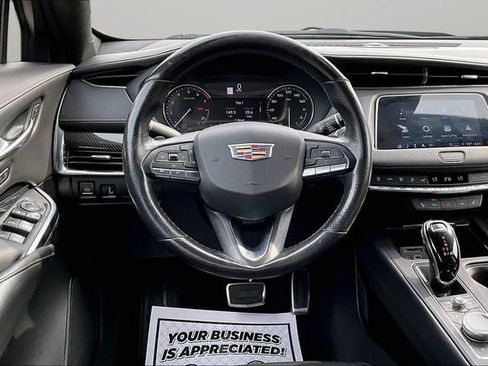 Used 2023 Cadillac XT4 Sport w/ LPO, Onyx Lite Package FWD image 5