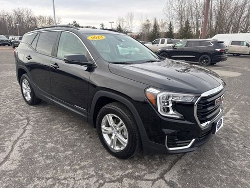 Used 2023 GMC Terrain SLE w/ Driver Convenience Package image 8