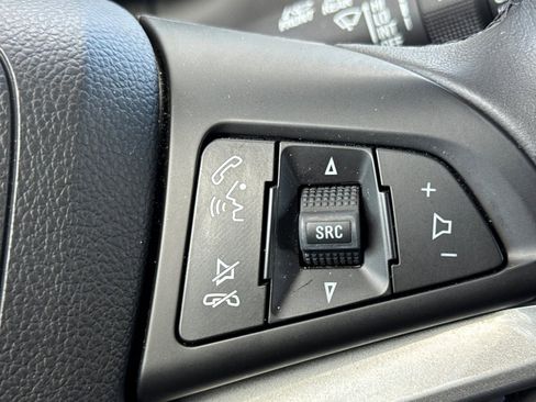 Certified 2022 Chevrolet Trax LT w/ LT Convenience Package image 26