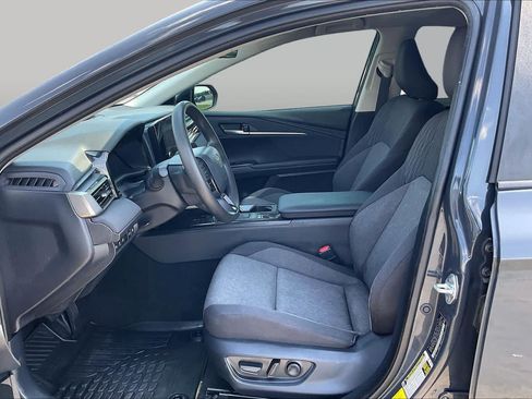 Used 2025 Toyota Camry LE w/ Convenience Package FWD image 8