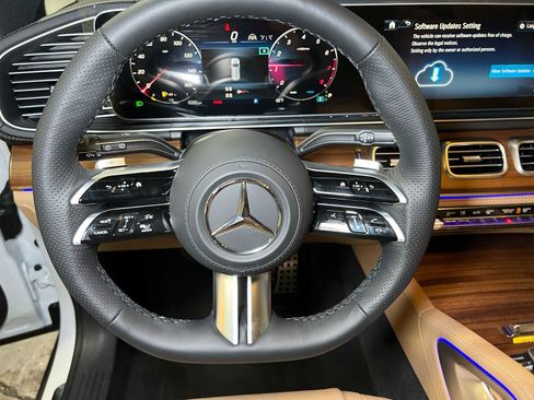 New 2025 Mercedes-Benz GLS 580 4MATIC image 23
