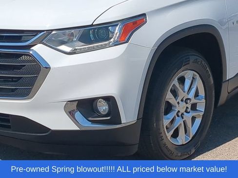 Used 2019 Chevrolet Traverse LT FWD image 17