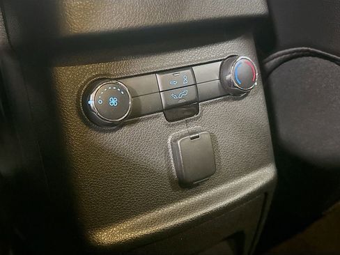 Used 2017 Ford Explorer XLT w/ Equipment Group 202A image 30