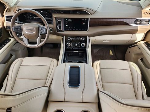 Used 2022 GMC Yukon XL Denali w/ Denali Ultimate Package image 27