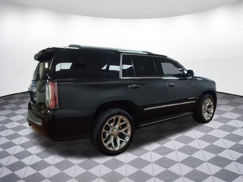 Used 2020 GMC Yukon Denali w/ Denali Premium Package image 8