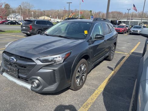 Used 2023 Subaru Outback Limited XT image 1