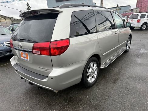 Used 2005 Toyota Sienna XLE Limited image 7