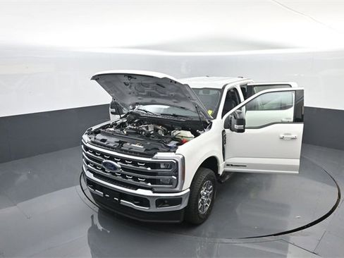 Used 2025 Ford F350 Lariat image 37