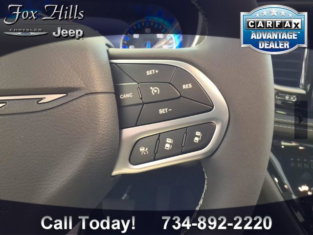 New 2027 Chrysler Pacifica Limited FWD image 17