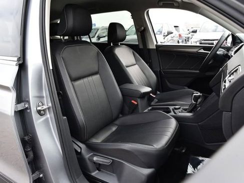 Certified 2024 Volkswagen Tiguan SE image 21