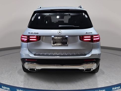 Used 2026 Mercedes-Benz GLB 250 4MATIC image 7