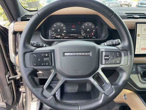 Used 2025 Land Rover Defender 130 X-Dynamic SE AWD/4WD image 16