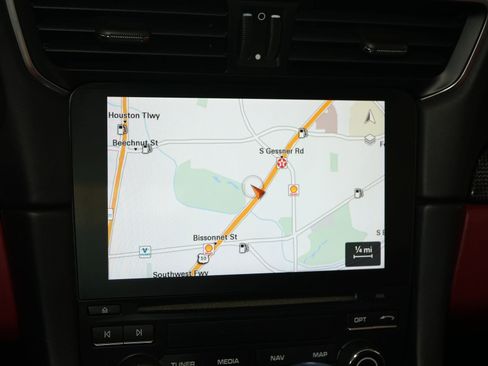 Used 2018 Porsche 911 Turbo image 11