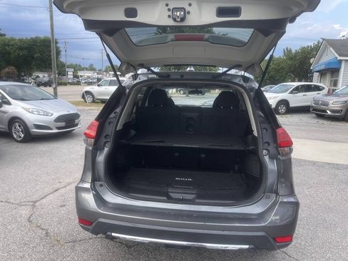 Used 2017 Nissan Rogue SV FWD image 10