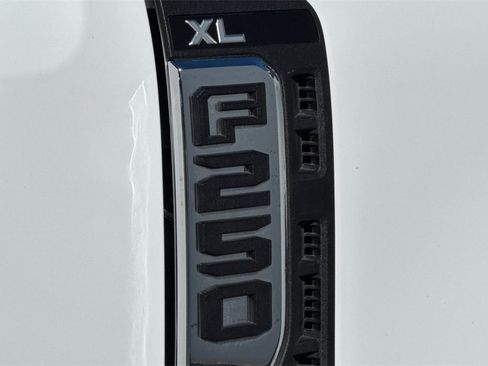 Used 2023 Ford F250 XL w/ XL Chrome Package image 23
