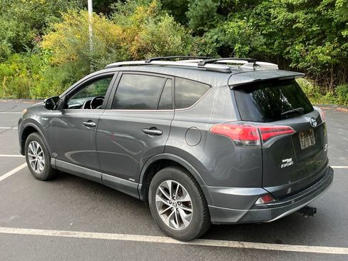 Used 2017 Toyota RAV4 XLE w/ All Weather Liner Package AWD/4WD image 3