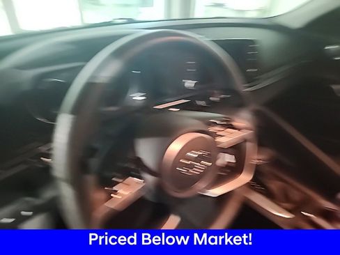Used 2022 Hyundai Elantra SEL w/ Cargo Package image 3