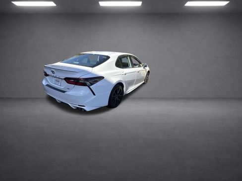 Used 2024 Toyota Camry SE FWD image 18