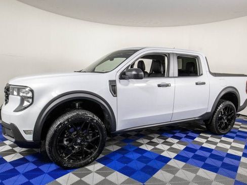 Used 2025 Ford Maverick XLT w/ Equipment Group 302A AWD/4WD image 2