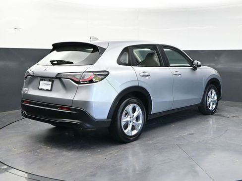 Certified 2025 Honda HR-V LX image 5