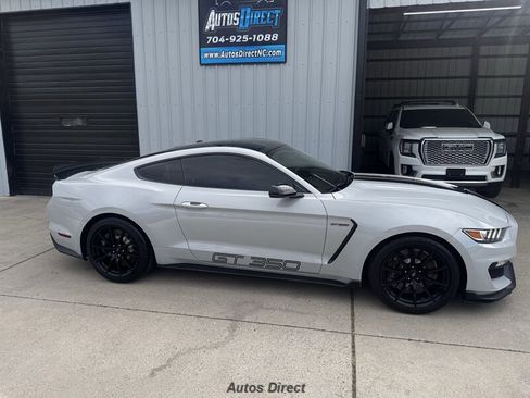 Used 2017 Ford Mustang Shelby GT350 w/ Electronics Package image 15