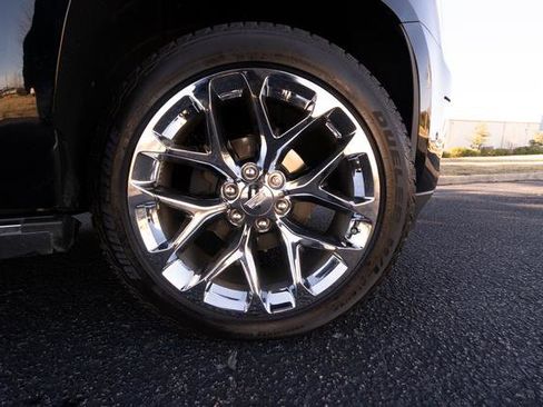 Used 2020 Cadillac Escalade Platinum image 39