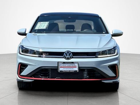 Used 2025 Volkswagen Jetta GLI Autobahn FWD image 8