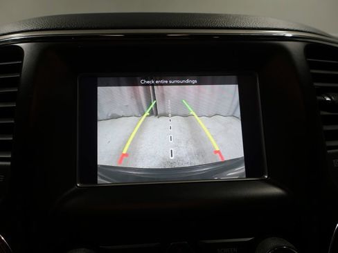 Used 2019 Jeep Grand Cherokee Laredo AWD/4WD image 28
