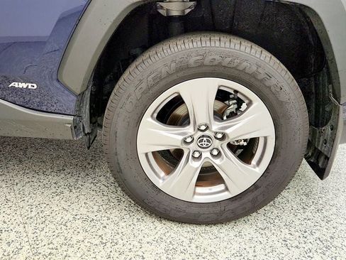 Used 2025 Toyota RAV4 XLE AWD/4WD image 9