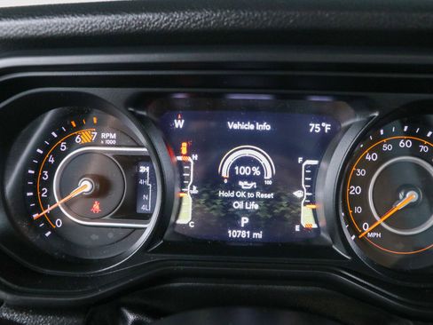 Used 2024 Jeep Wrangler Unlimited Sport AWD/4WD image 16