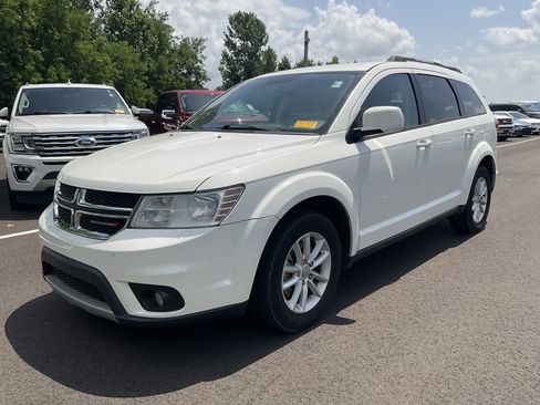 Used 2017 Dodge Journey SXT w/ Premium Group FWD image 2