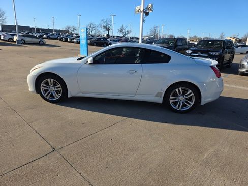 Used 2010 INFINITI G37 x w/ Premium Pkg image 9