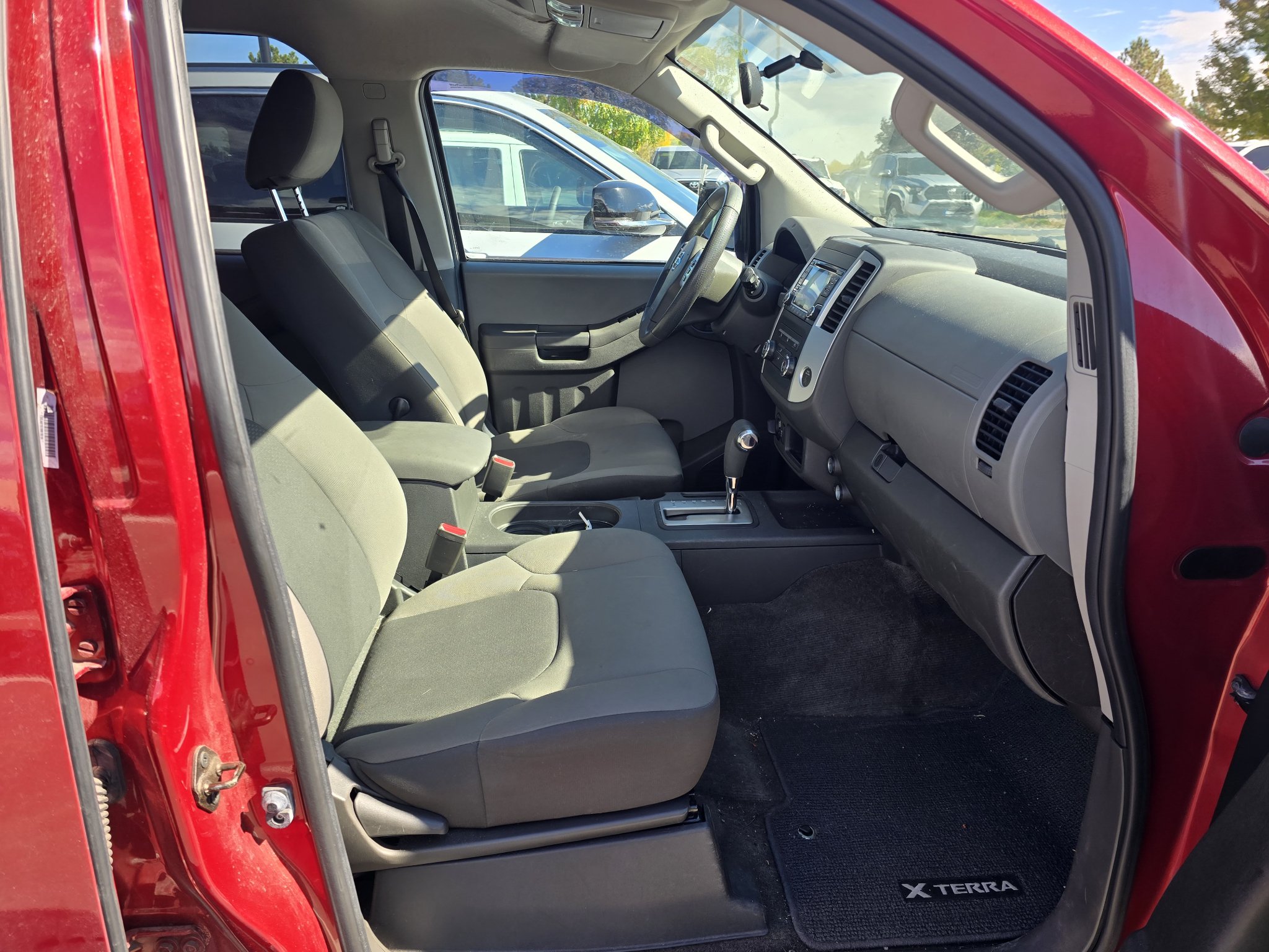Used 2015 Nissan Xterra S w/ Value Package AWD/4WD image 10