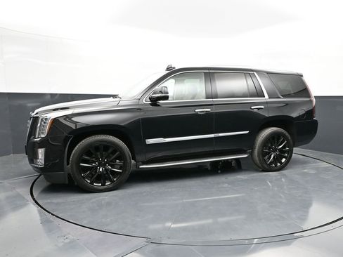 Used 2020 Cadillac Escalade Luxury image 7