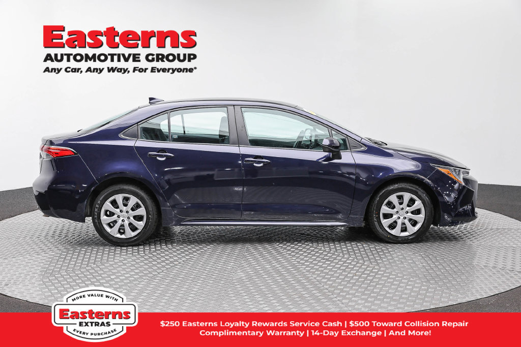 Used 2024 Toyota Corolla LE FWD image 5
