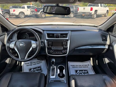 Used 2018 Nissan Altima 2.5 SL FWD image 19