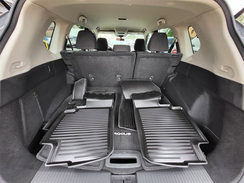 Used 2023 Nissan Rogue S AWD/4WD image 13