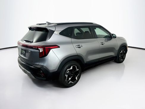 Used 2026 Kia Seltos EX FWD image 9