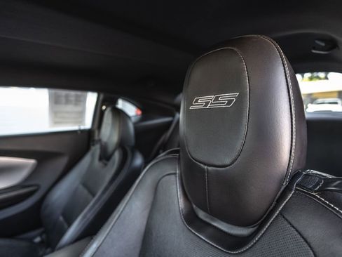 Used 2010 Chevrolet Camaro SS w/ RS Package RWD image 19