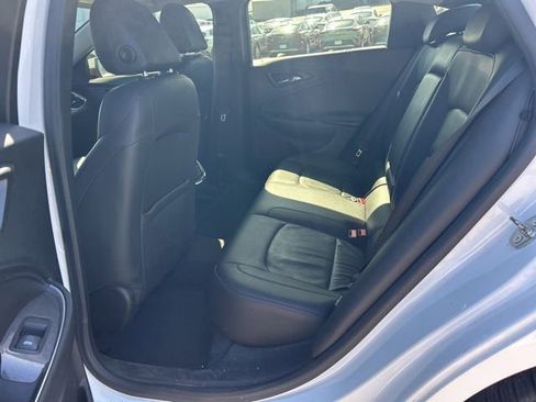 Used 2019 Chevrolet Malibu LT w/ Leather Package FWD image 10