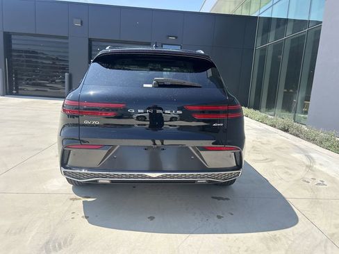 New 2026 Genesis GV70 2.5T Advanced image 4