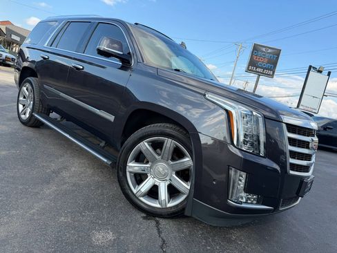 Used 2017 Cadillac Escalade Premium Luxury AWD/4WD image 62