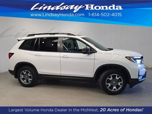 Used 2023 Honda Passport TrailSport image 3