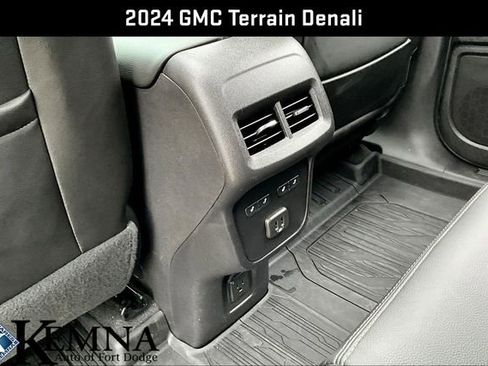 Used 2024 GMC Terrain Denali w/ Denali Premium Package image 12
